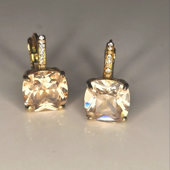 Gold earrings with diamond accents - Picture 1 of 3